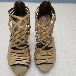 POUR LA VICTOIRE  womens high heels pump